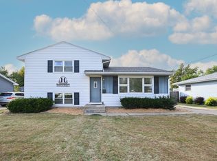 2212 Deborah Dr SW, Cedar Rapids, IA 52404