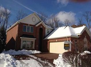 220 Prestonwood Ln, Mcmurray, PA