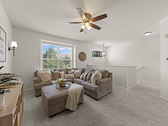 4th image of 274 Comstock Dr