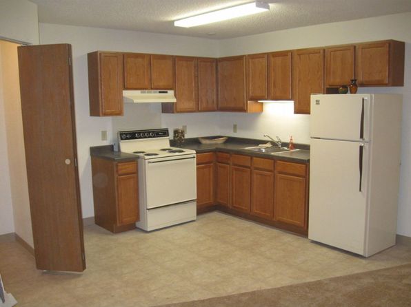 2- and 3-Bedroom Apartments in Maddock ND - Summer Square, 205 Central Ave, Maddock, ND 58348