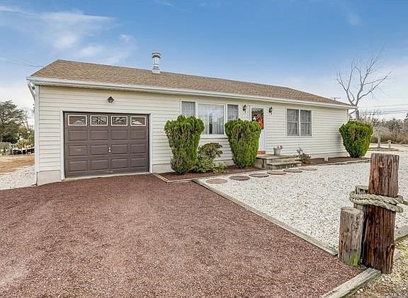 Ranch home with garage