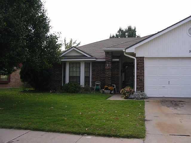 2nd image of 524 SW 151st St