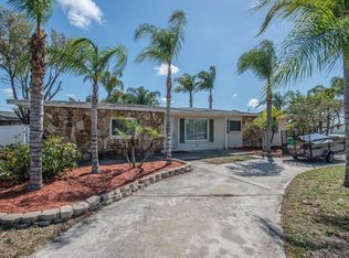 472 Fairfax Ln, Apollo Beach, FL 33572