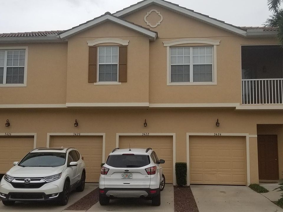 Unit above 4 garages