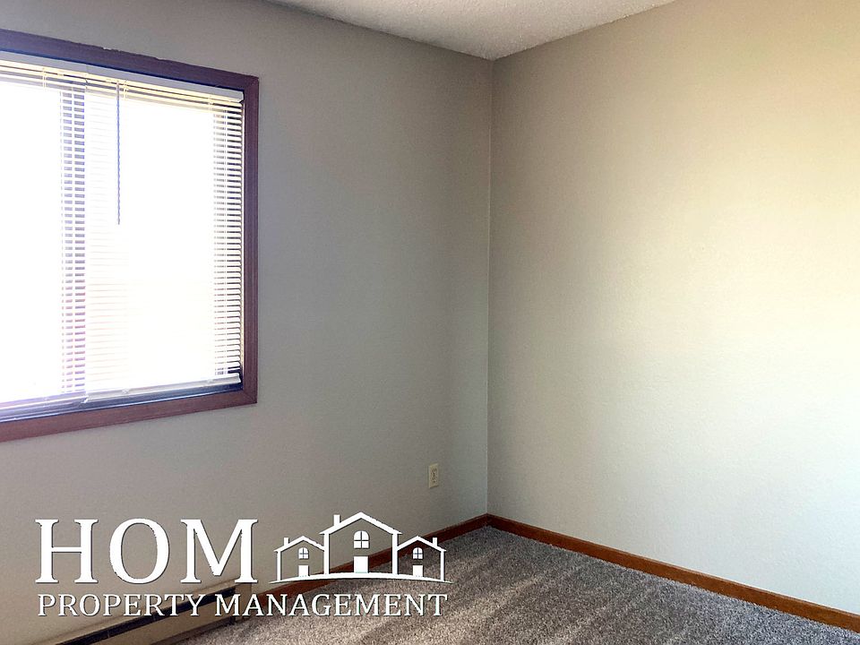 1st image of 121 W Lind St #11357179