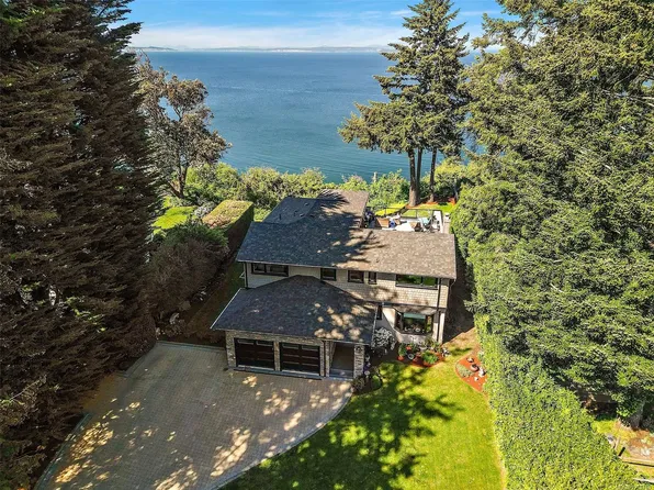 4561 Bissenden Pl, Saanich, BC V8N 3K5