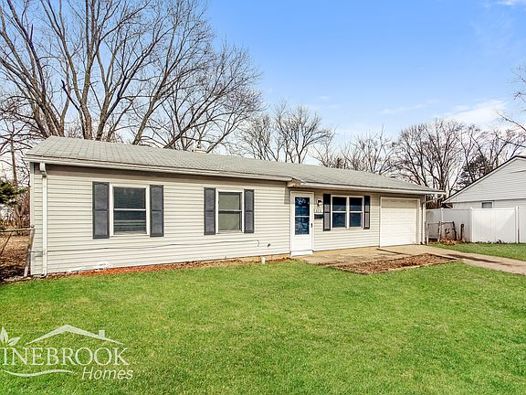 2nd image of 8850 Bel Air Ct