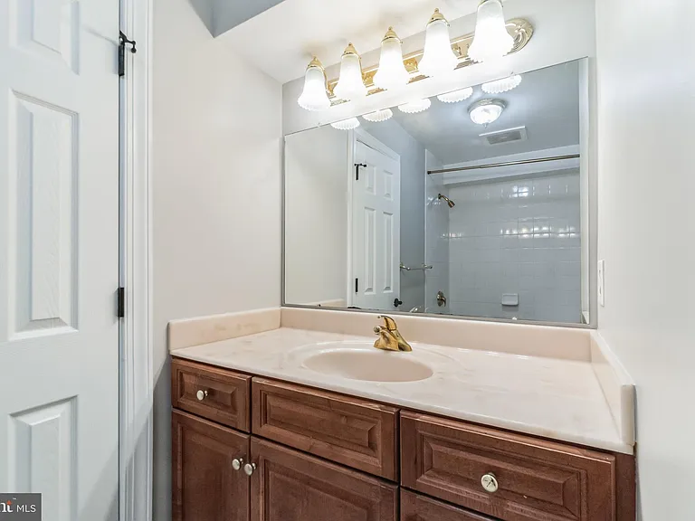 2270 S Garfield St #4 — Photo 28