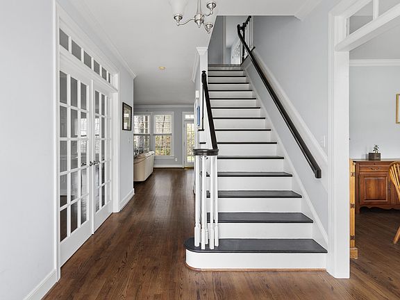 5th image of 1803 Castalia Dr