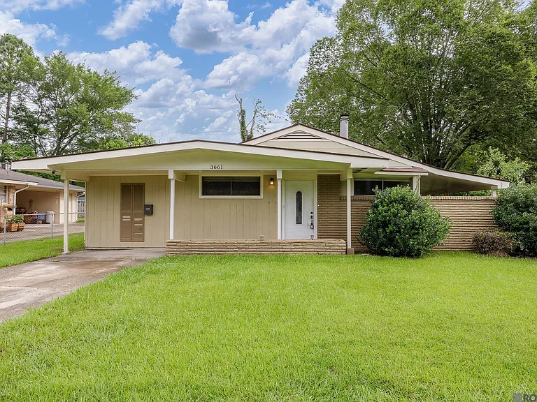 3661 Harrison St — Photo 1