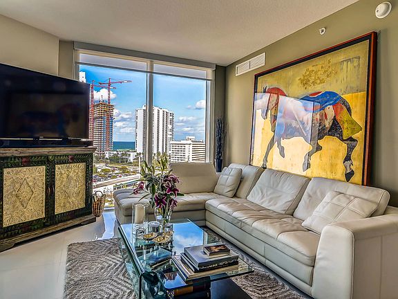 4th image of 250 Sunny Isles Blvd #31101