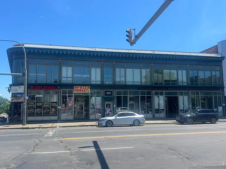 1377 Main St #3 — Photo 7