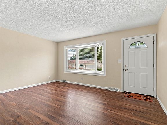 4th image of 2813 9th St