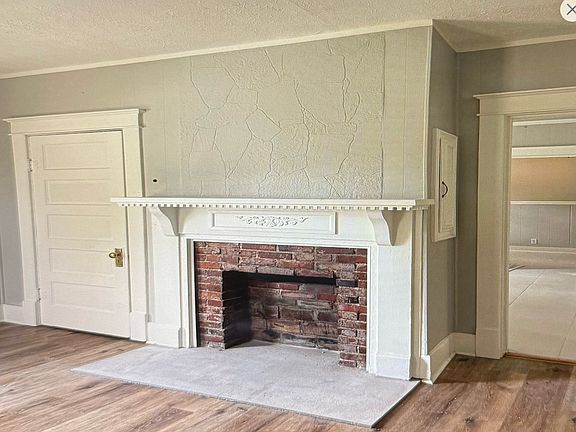 5th image of 305 S Russell St