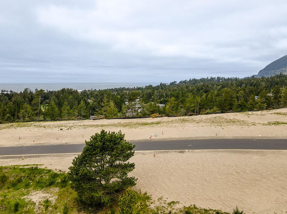 2nd image of 61 Seaview Dr
