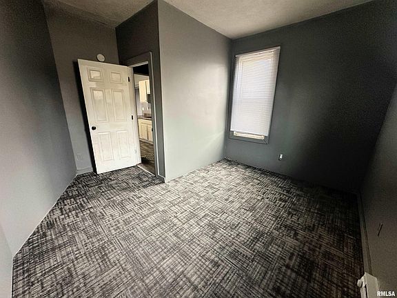 4th image of 1702 E Carpenter St