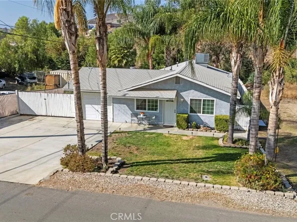 28545 Connecticut Dr, Canyon Lake, CA 92587