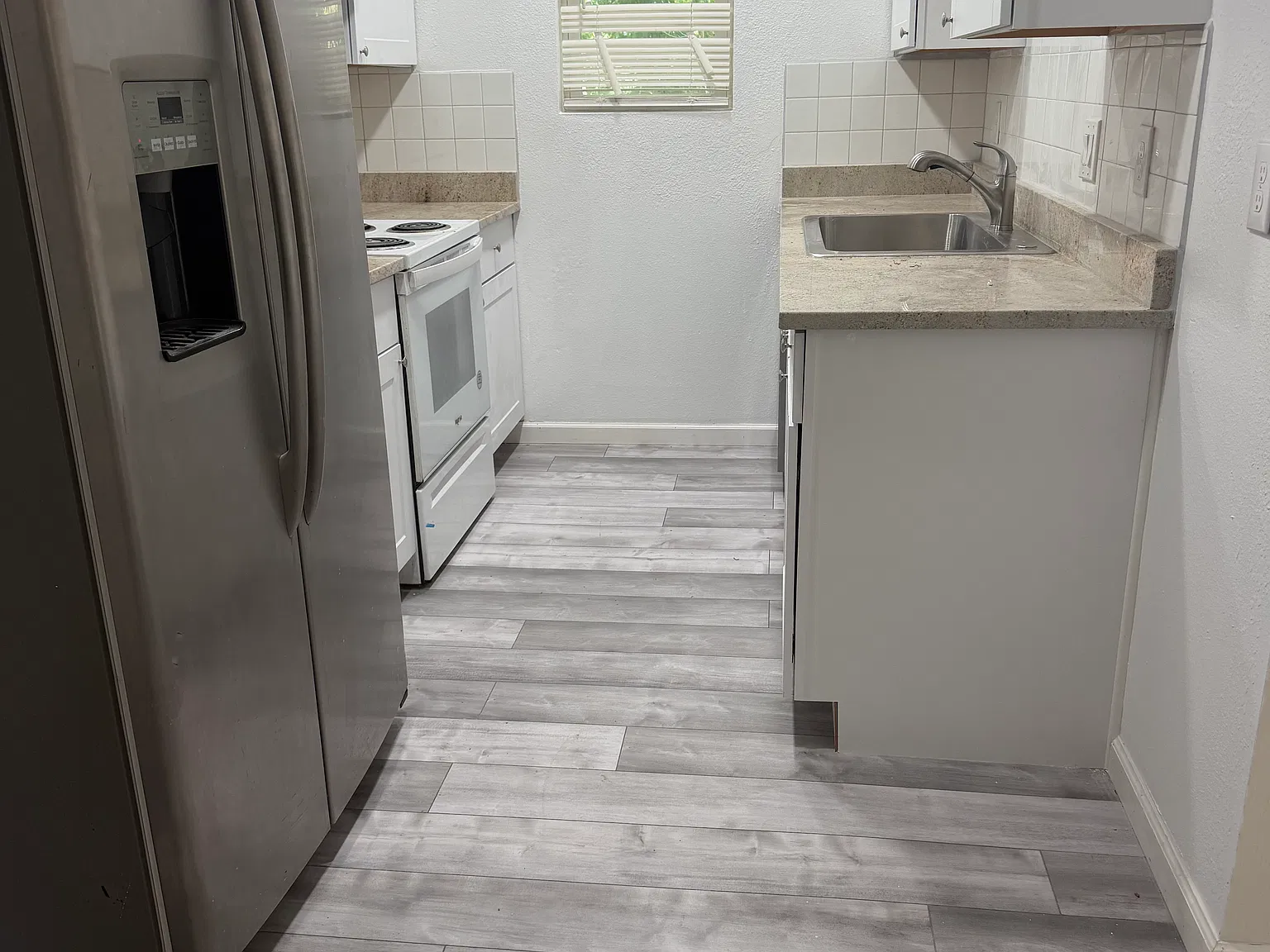 1 bed, 800 sqft, $1,000 — Photo 4
