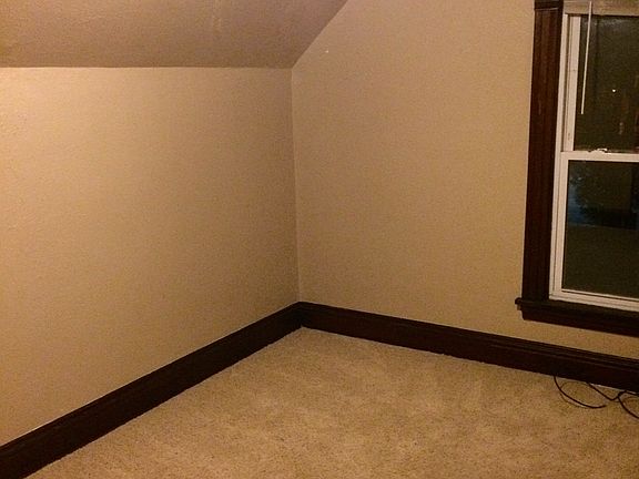 2nd image of 114 N 4th St APT B