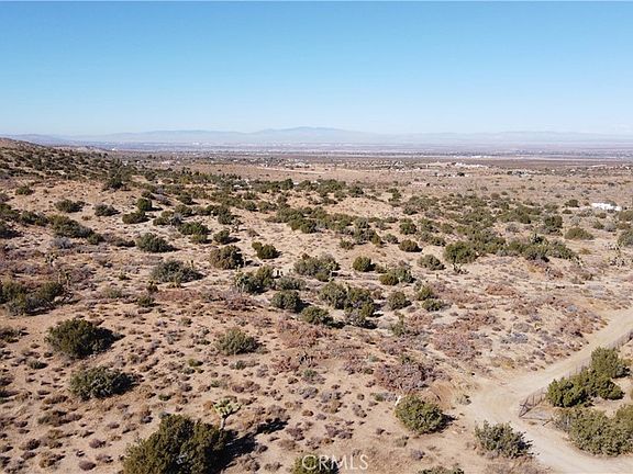 3rd image of 0 Fort Tejon Road