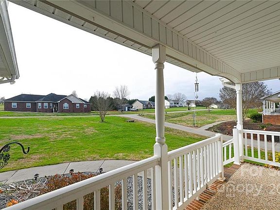 4th image of 5122 S Oak Cir