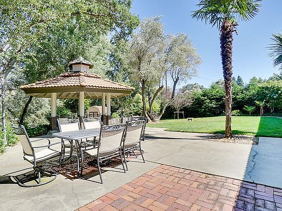 5th image of 4232 Brookhill Dr