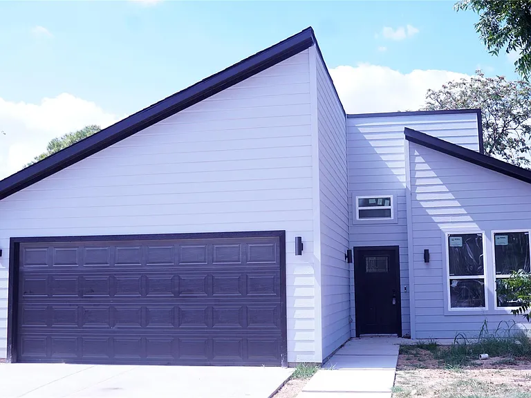4621 Collins Ave — Photo 31
