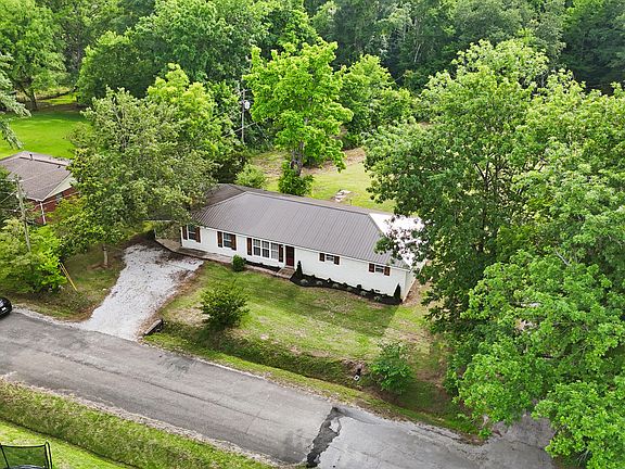 3rd image of 103 Dogwood Ave