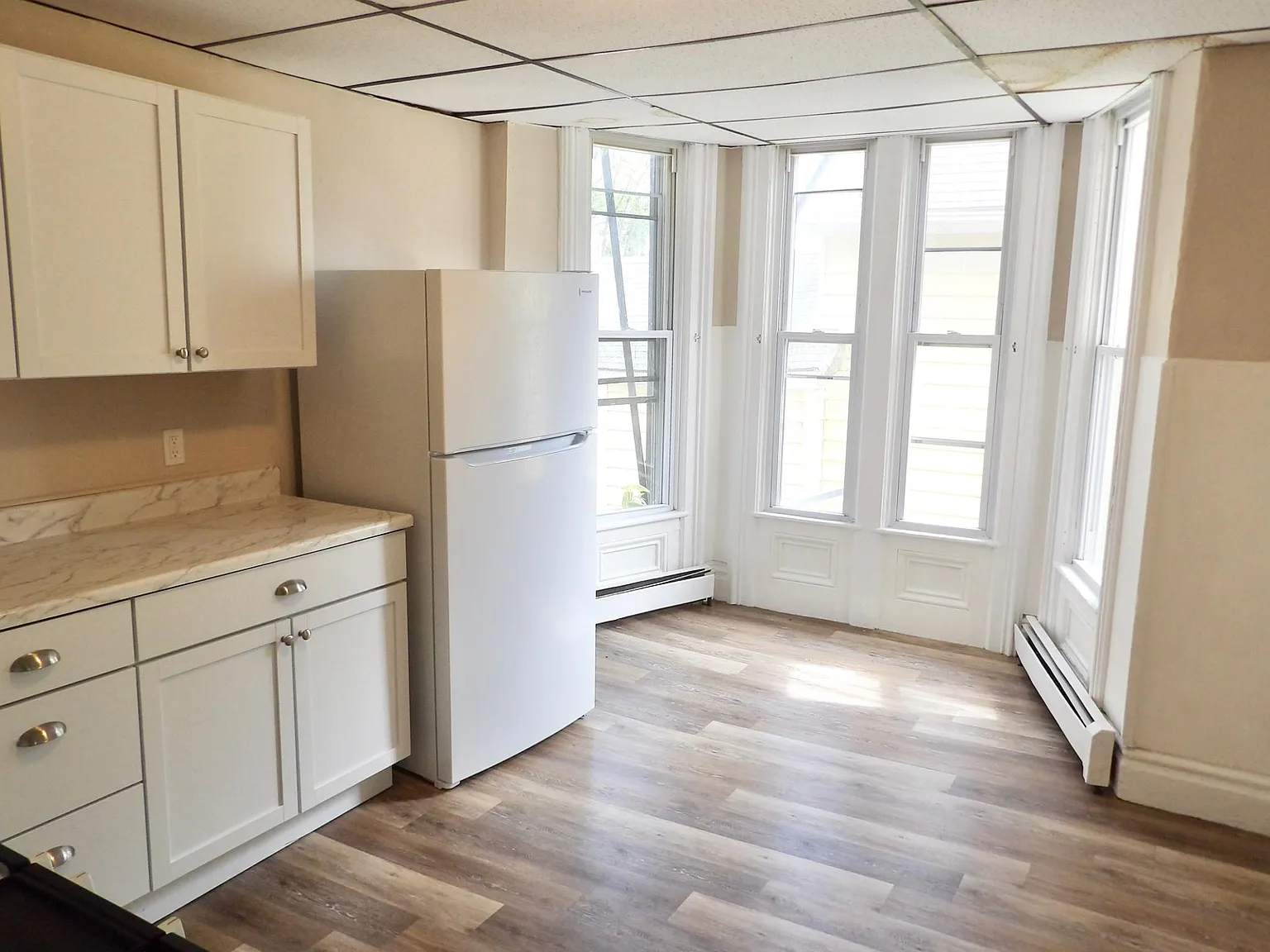 2 bed, 1000 sqft, $1,400 — Photo 3