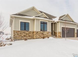 805 S Honey Locust Ave, Sioux Falls, SD 57110