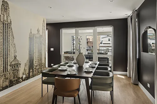 1124 W Addison St #2 Photo 1