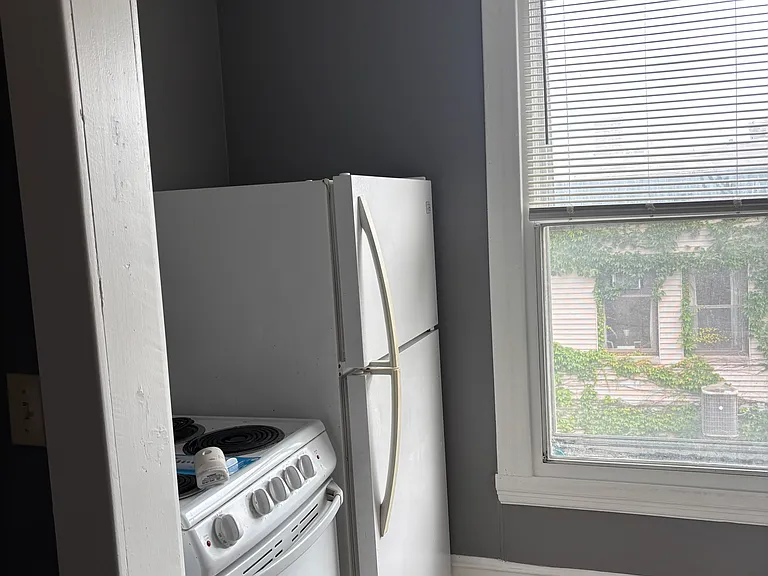 941 1/2 Market St #4 — Photo 6