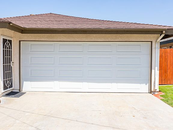 3rd image of 6931 Berry Ave