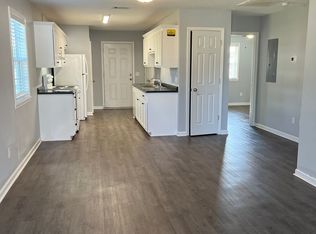 104 Walnut St #B, Alma, GA 31510