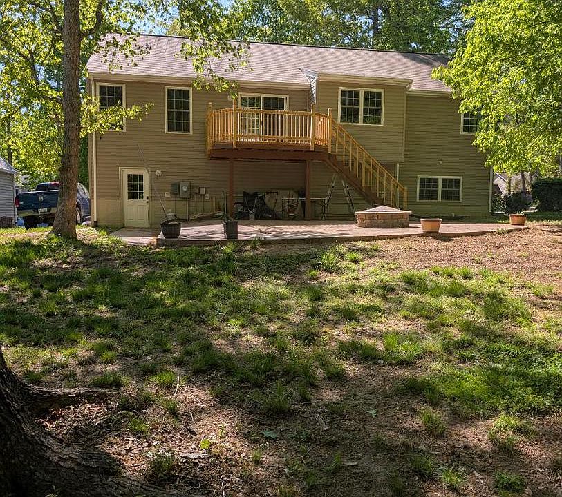2nd image of 305 Birdie Rd