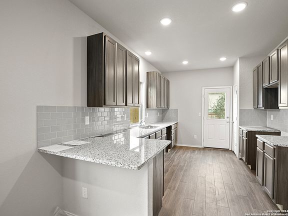 4th image of 5155 Sandstone Way