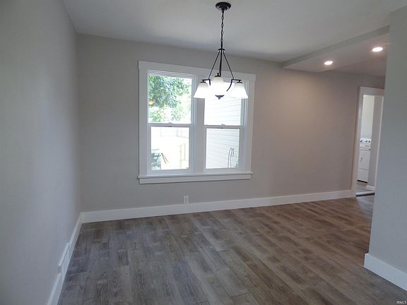 5th image of 1810 Kemble Ave