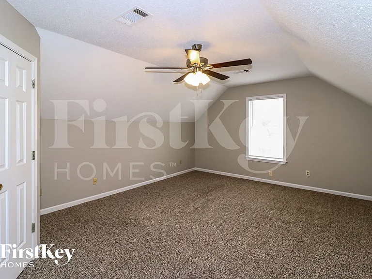 9689 Kingsridge Dr — Photo 11