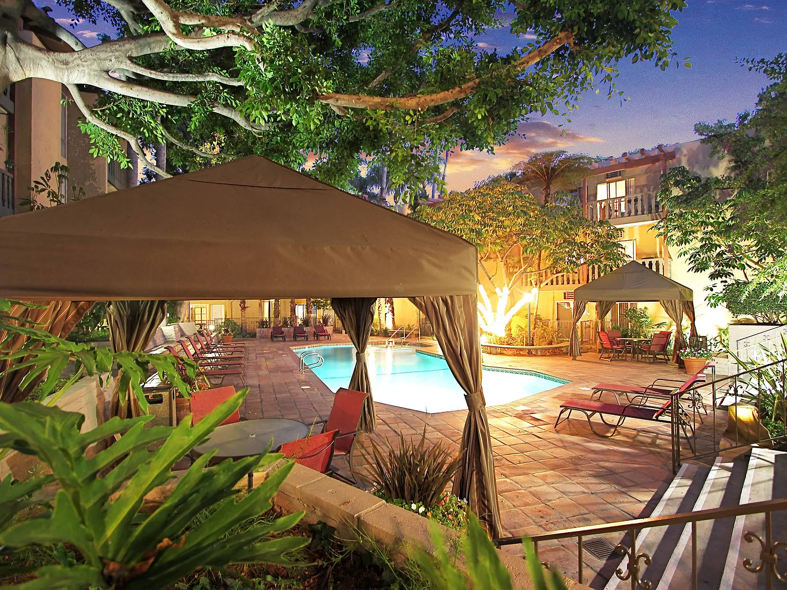 Mediterranean Village West Hollywood — Photo 1