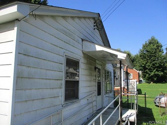 2nd image of 2208 Wright Ave