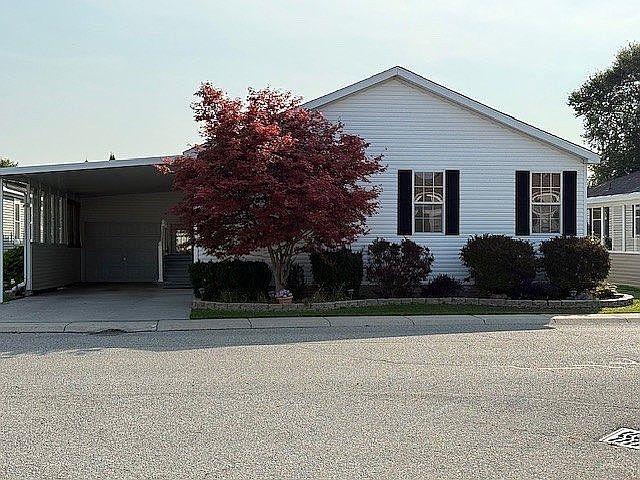 1st image of 6240 Twin Lakes Dr