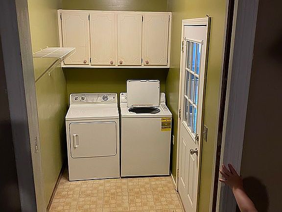 5th image of 61 Sherwood Dr