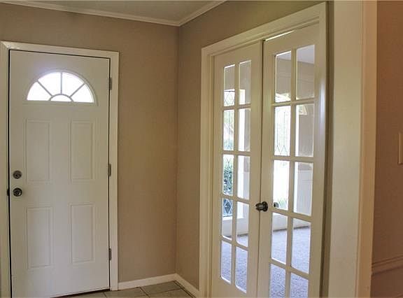 4th image of 10403 Briarwood Cir