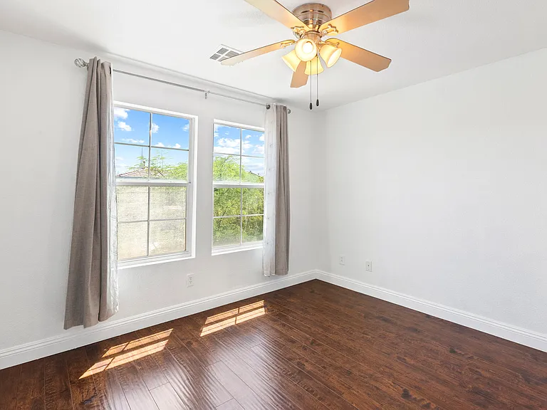 7970 Pomona Valley Ct — Photo 28