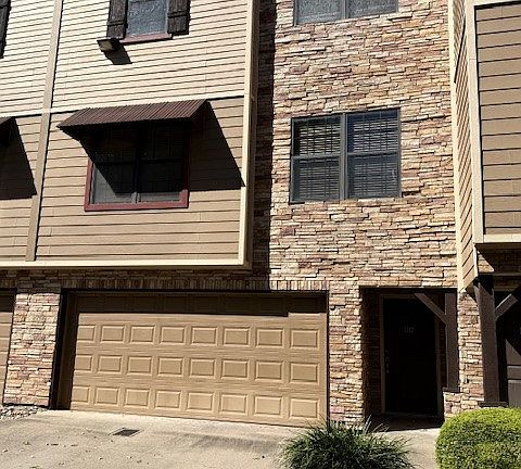 3rd image of 2410 S 2nd St APT 1162