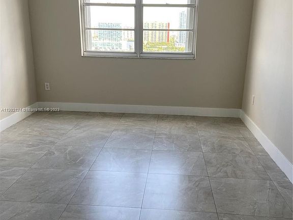 5th image of 500 Bayview Dr APT 1627