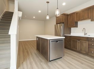 Adorable 2x2 with easy access to the river trails, and all utilities included!, Bend, OR 97702