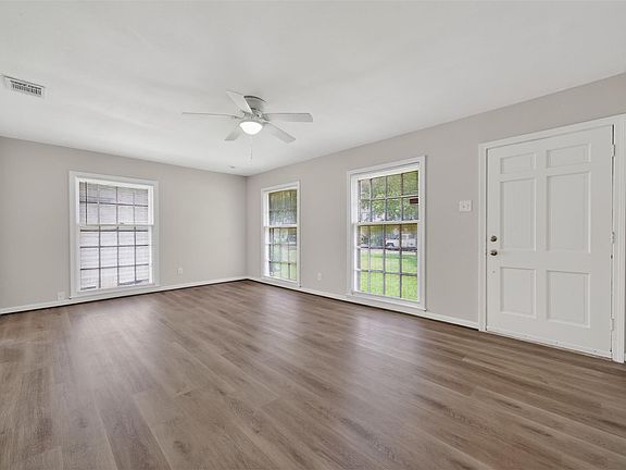 4th image of 8323 Bonner Dr