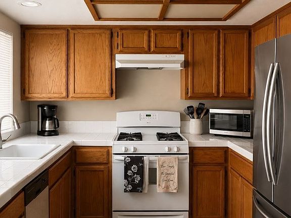 4th image of 2371 Pickwick Dr #73