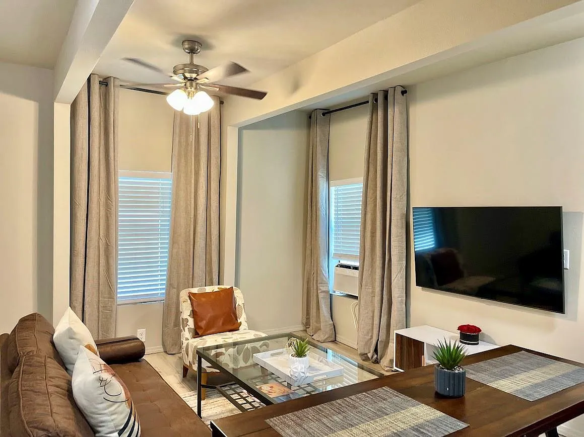 1 bed, 1.0 bath, 500 sqft, $1,375 — Photo 2